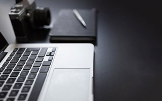 我们是冠军！🏆诺伊尔以队长身份捧起德超杯，全队欢呼庆祝